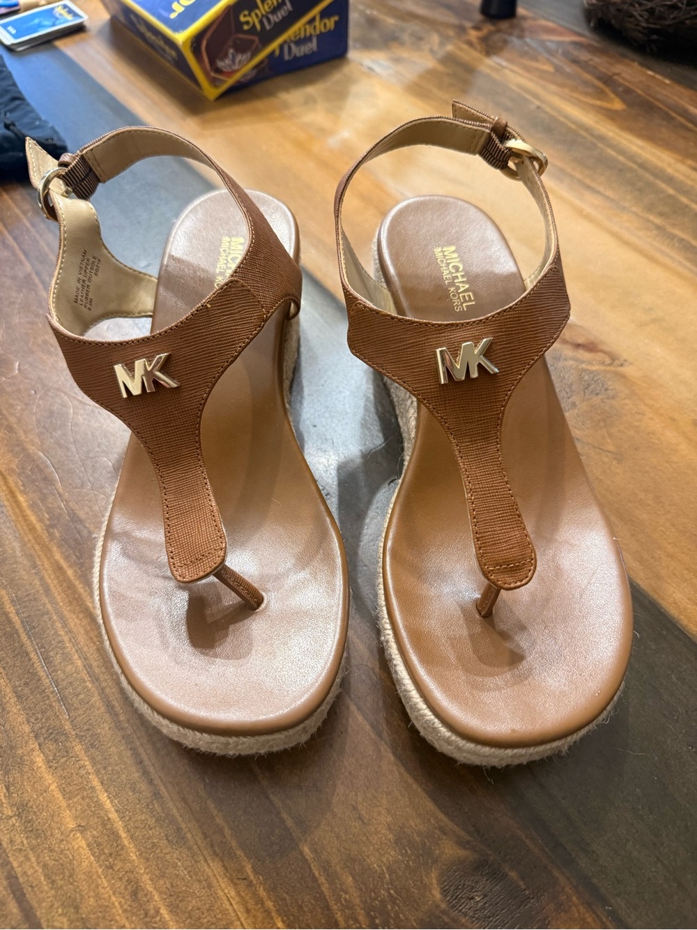 Michael Kors Tan Leather MK Logo Thong Sandals with Gold Hardware - Picture 3 of 9